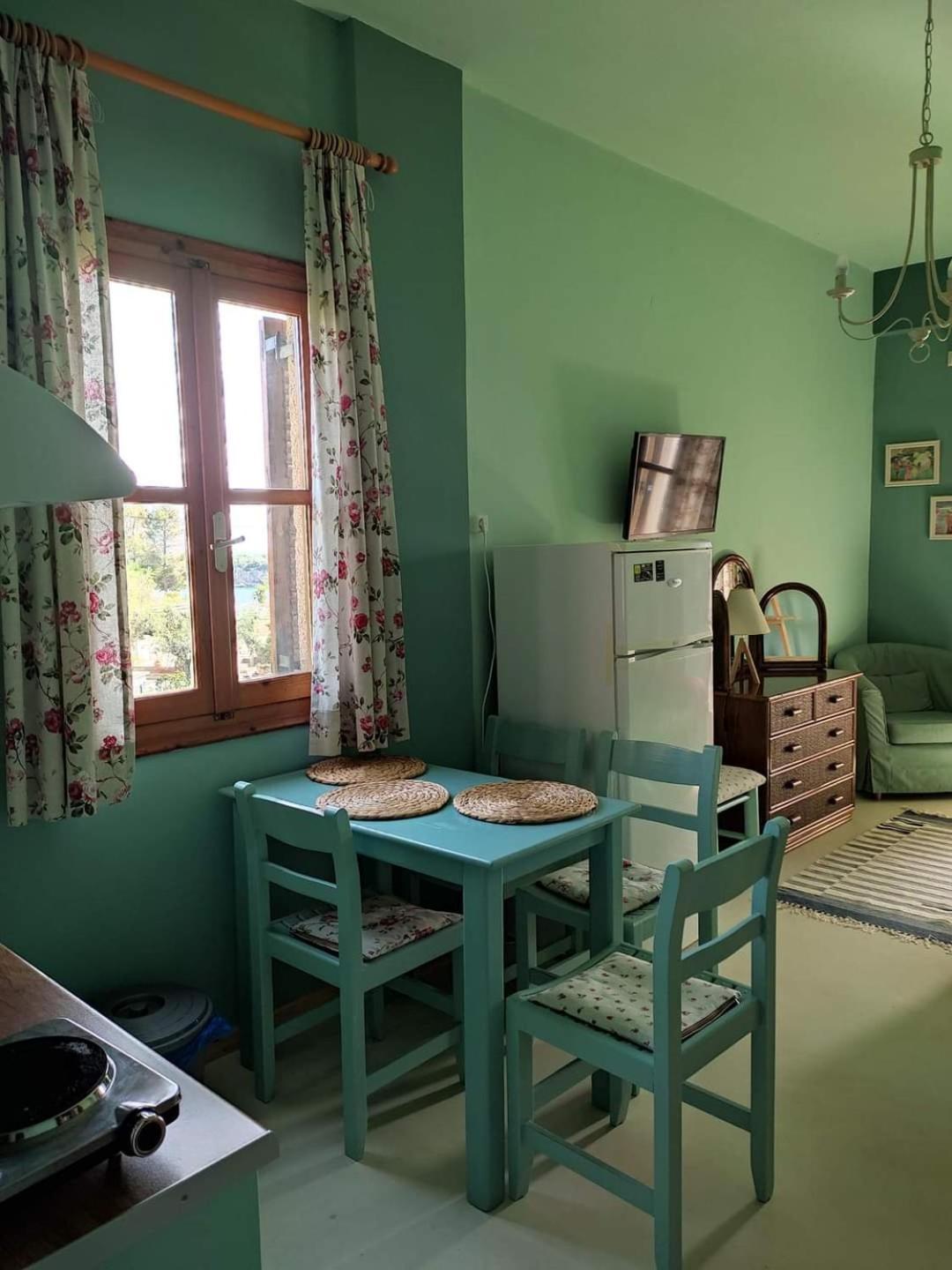 Iliolithos Rooms 카르다밀리 외부 사진